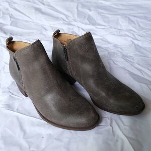 GREAT CONDITION LUCKY BRAND BASEL ANKLE BOOTIES STORM POWELL SIZE 8
